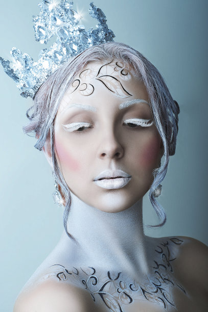 白雪皇后的女孩图片下载