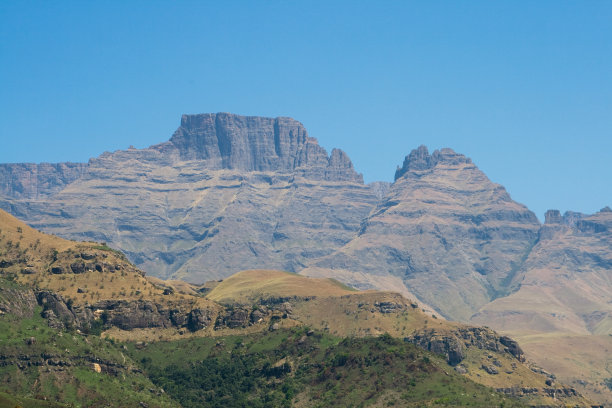 Drakensburg山峰图片下载