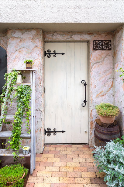 白色的门图片下载