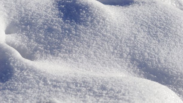 白色闪光从新鲜的雪纹理背景图片下载