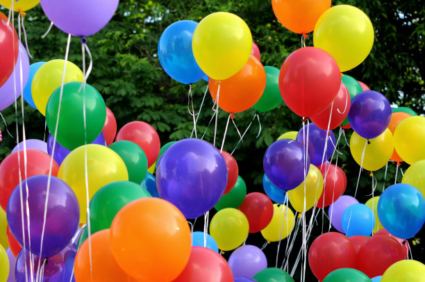 五颜六色的气球图片下载