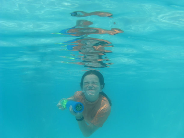 水下喷射图片下载