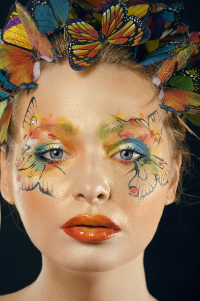 女人用夏天的创意化妆像仙女蝴蝶特写图片下载