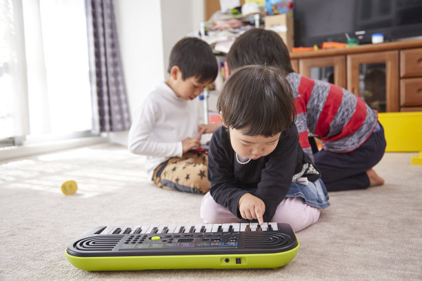 日本的孩子图片下载