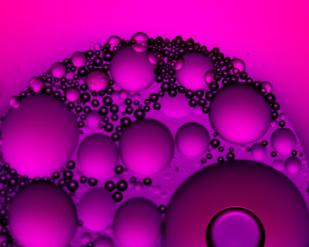 水中紫色油图片下载