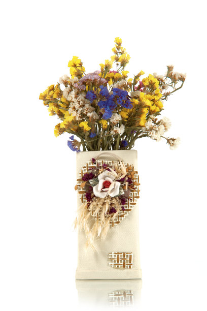 花瓶中的花束(孤立的)图片下载