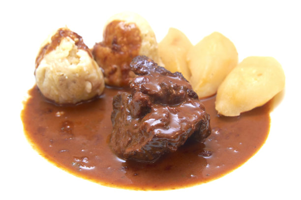 鹿肉配辣水煮梨和哑巴面包图片下载