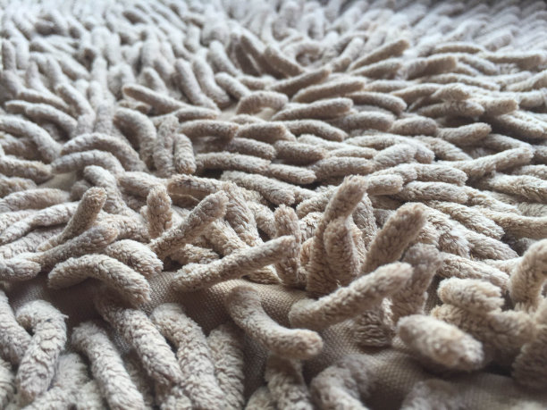 旧的肮脏的门垫，清洁和擦脚。背景纹理图片下载