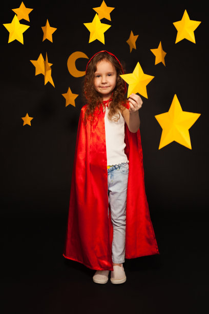 小天文学家拿着黄色的大星星图片下载