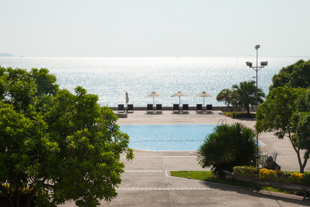 避暑胜地夏日海滩图片下载