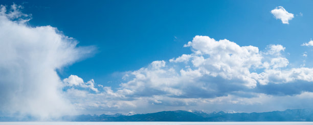 贝加尔湖上的云景图片下载