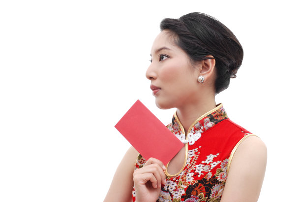 女孩穿着中国服装拿着红包寻找图片下载