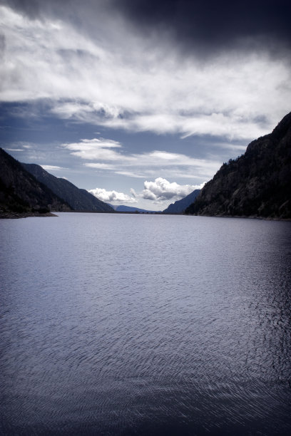 静止的水图片下载