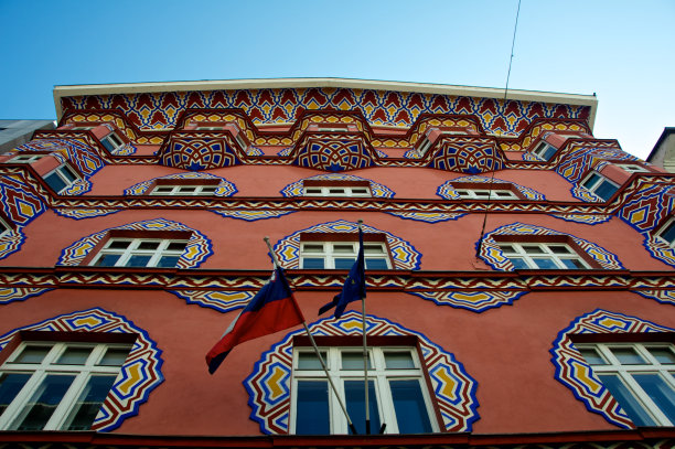 斯洛文尼亚卢布尔雅那五颜六色的建筑立面图片下载