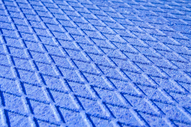 旧的防滑波纹和生锈的金属板图片下载