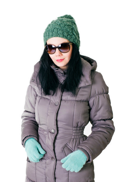 穿着冬季装备的年轻女子图片下载