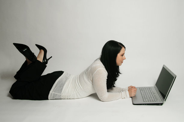 年轻的业务小姐图片下载