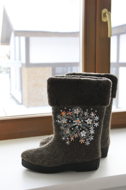 儿童瓦连基毡靴——俄罗斯传统冬季鞋图片下载