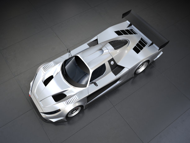 黑色背景上的银色跑车图片下载