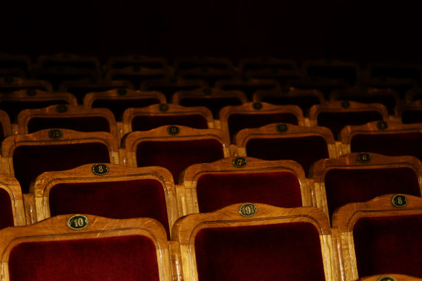 剧院的椅子图片下载