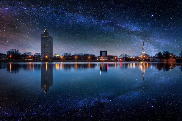 银河下的梦幻城图片下载