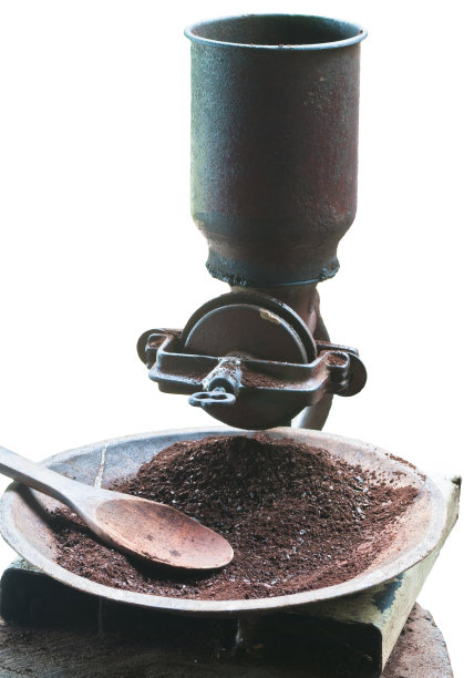 古老的咖啡研磨机孤立的白色背景图片下载