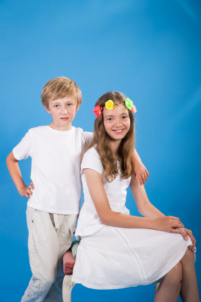 孩子，兄弟，姐妹，孩子，快乐，家人，拥抱，微笑，男孩，女孩图片下载