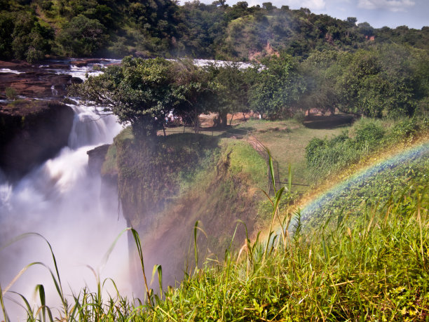 默奇森瀑布上的彩虹图片下载