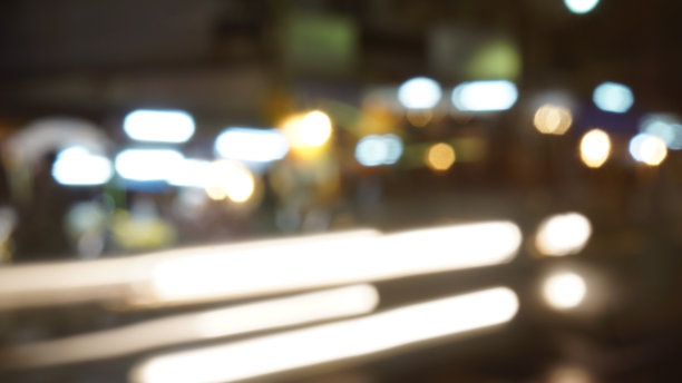 模糊的车灯和不聚焦的灯图片下载