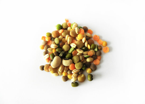 白色背景上的豆子和豆类图片下载