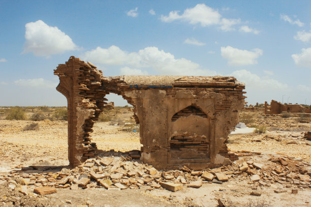 拆除马克利墓地的古建筑图片下载