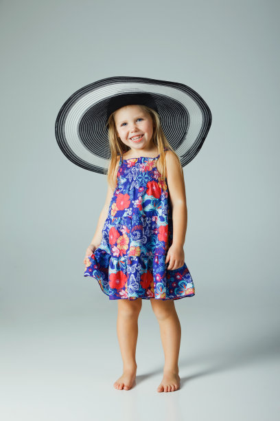 可爱的小女孩图片下载