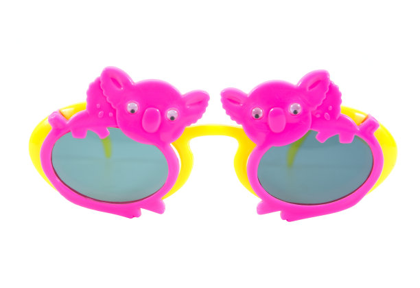 儿童太阳镜孤立的白色背景。动物太阳镜孤立图片下载
