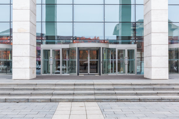 现代建筑外观和空的方形地板图片下载