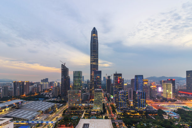 深圳平安国际金融中心天际线图片下载