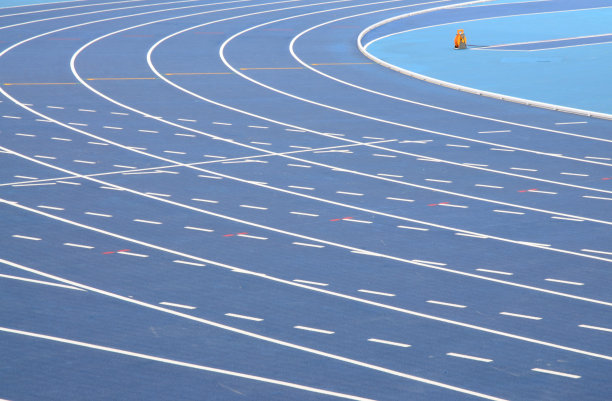 蓝色的跑道图片下载