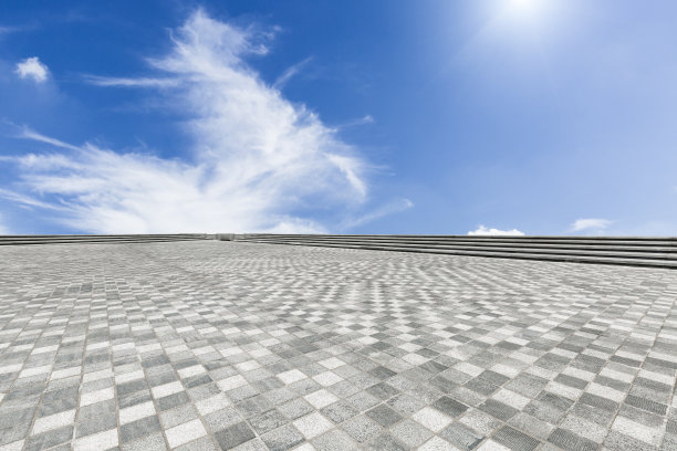方形地板和天空图片下载