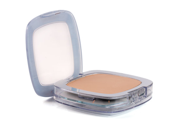 粉盒内的化妆粉隔离在白色背景上图片下载