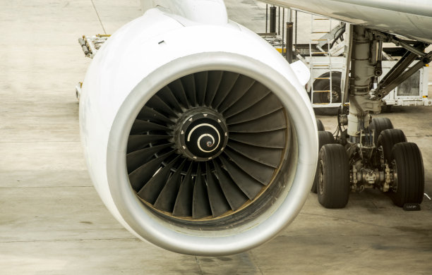 喷气发动机叶片前视图图片下载