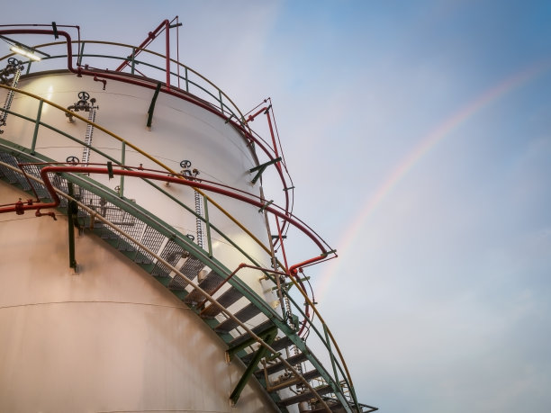 石化用彩虹背景储罐图片下载