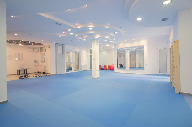 室内空间大，没有人，健身馆理疗图片下载