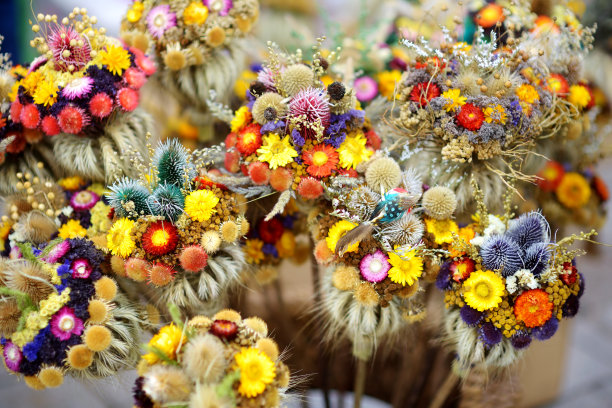 传统的立陶宛复活节棕榈被称为verbos在维尔纽斯的复活节市场上出售，立陶宛图片下载