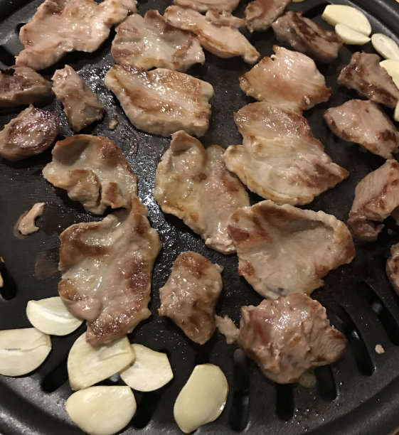 烤猪肉的脖子图片下载