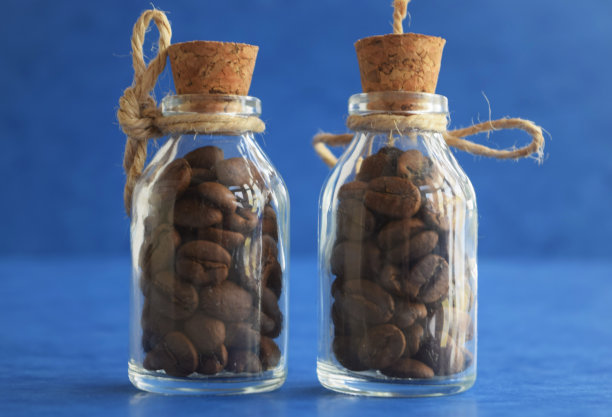罐子里的咖啡豆图片下载