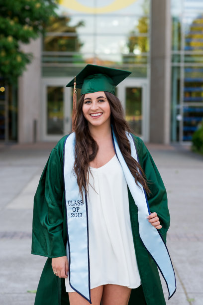 俄勒冈大学毕业生图片下载