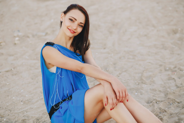 女孩在自然界中图片下载