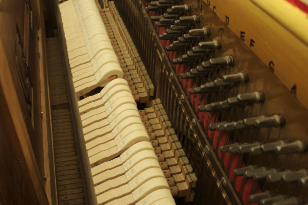 钢琴里面图片下载