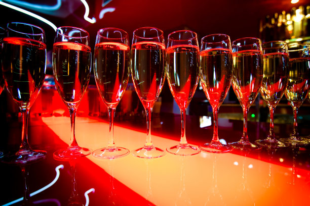 香槟酒杯图片下载