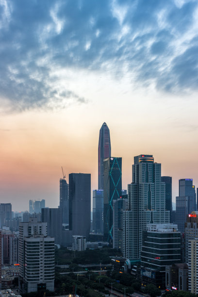 深圳的高楼大厦和天际线图片下载