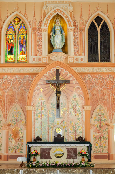 泰国Chanthaburi美丽的基督教教堂内部图片下载